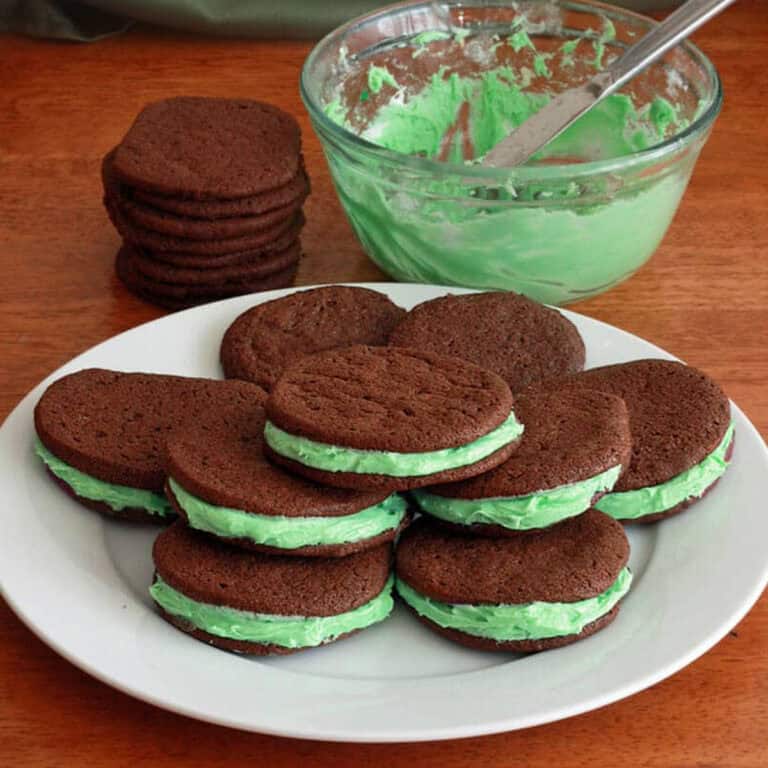 chocolate mint sandwich cookies recipe marshmallow creme filling st patrick's day paddy's
