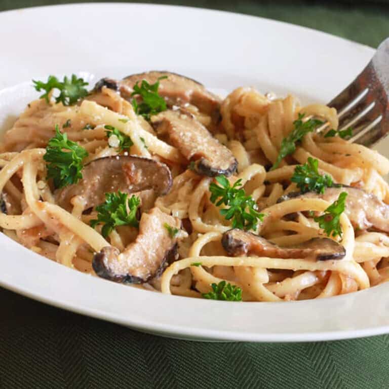 mushroom fettuccine recipe creamy alfredo shiitake porcini parmesan easy