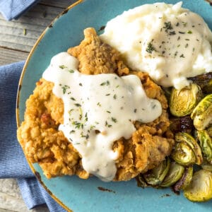 country gravy recipe homemade white sauce from scratch how to make southern bacon grease sausage drippings chicken fried steak