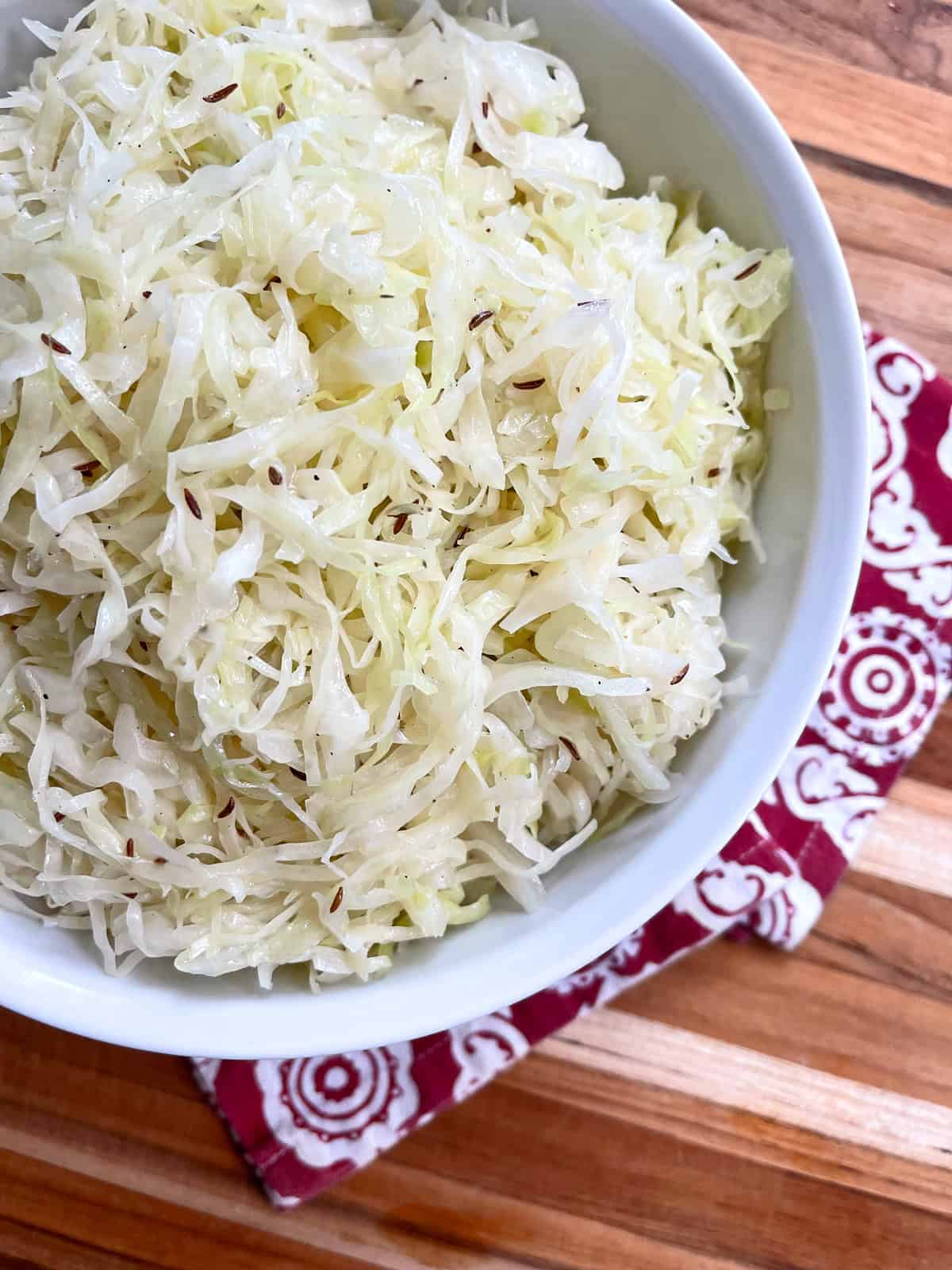 krautsalat recipe rezept german cabbage salad green raw caraway seeds white wine vinegar sunflower oil restaurant style gasthaus