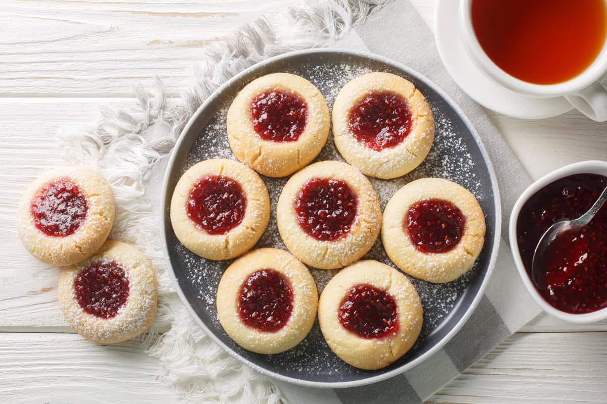 engelsaugen recipe german thumbprint cookies rezept raspberry jam red currant jelly christmas holidays