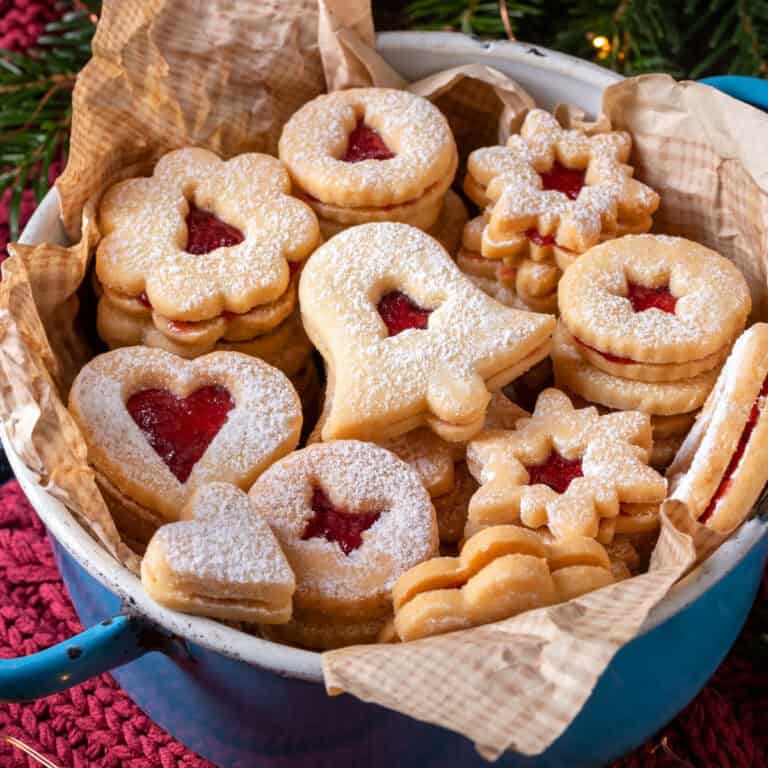 spitzbuben recipe rezept authentic traditional german shortbread linzer cookies almond red currant jelly raspberry jam christmas holidays