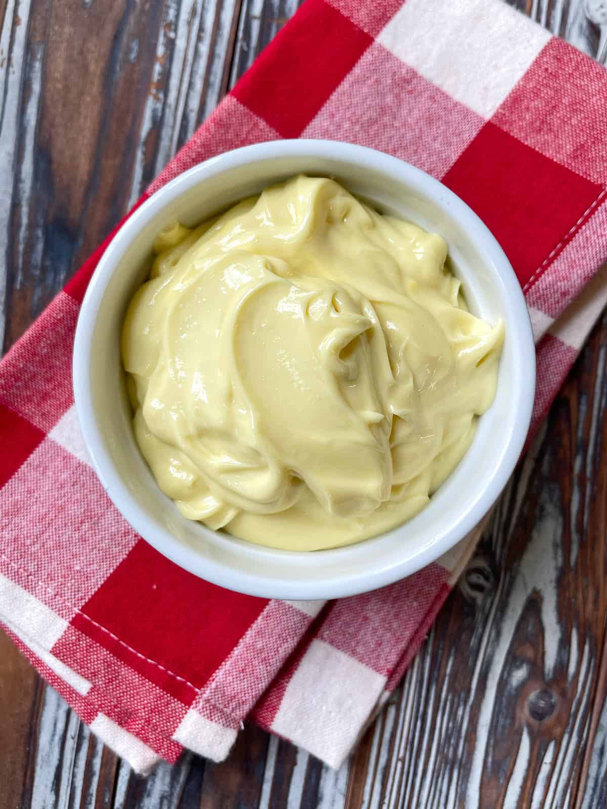 homemade mayonnaise recipe best easy French traditional authentic whole ingredients fresh food processor immersion blender fool proof